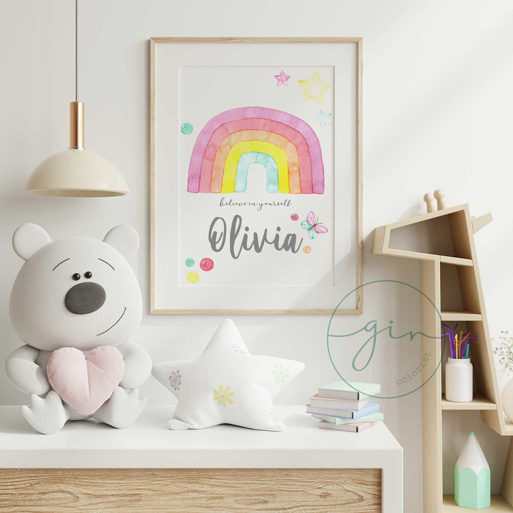 Lámina personalizada arcoiris acuarela frase believe in yourself nombre niña habitación infantil